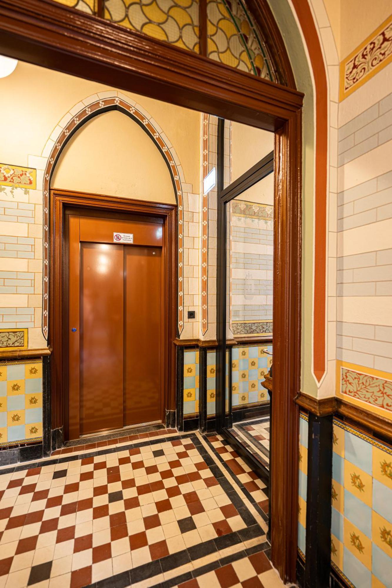 Hotel Staatsman Зволе Екстериор снимка